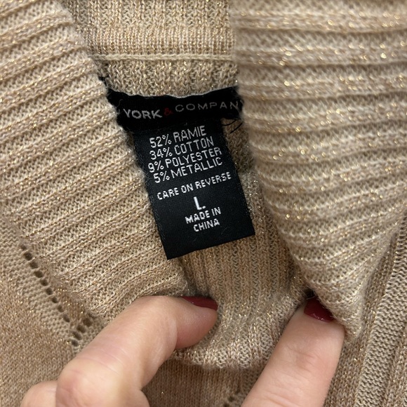 Gold turtle neck - Picture 3 of 5